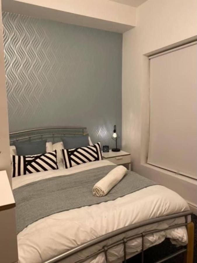 Spacious Four Bedroom Home 3 Bathrooms - Coventry Bagian luar foto