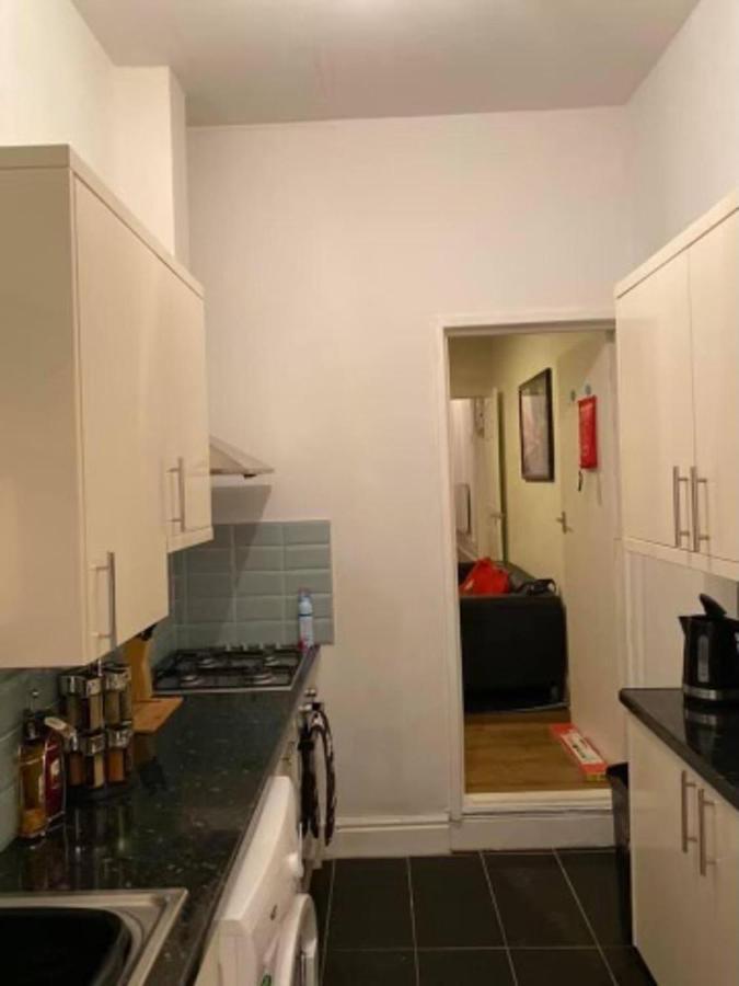 Spacious Four Bedroom Home 3 Bathrooms - Coventry Bagian luar foto